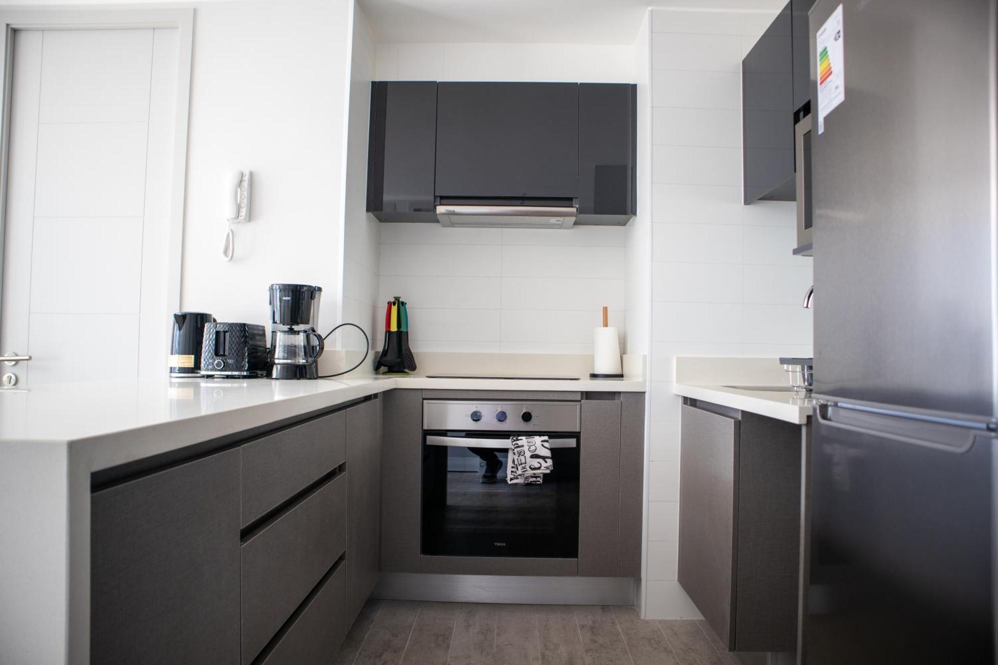 Apartamento Hermoso Departamento Amoblado En 2d/2b/1e *